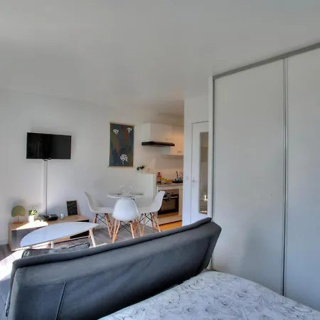 Grand Studio Avec Jardin Et Parking - Paris Orly Apartment