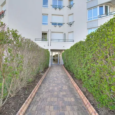 Grand Studio Avec Jardin Et Parking - Paris Orly Apartment